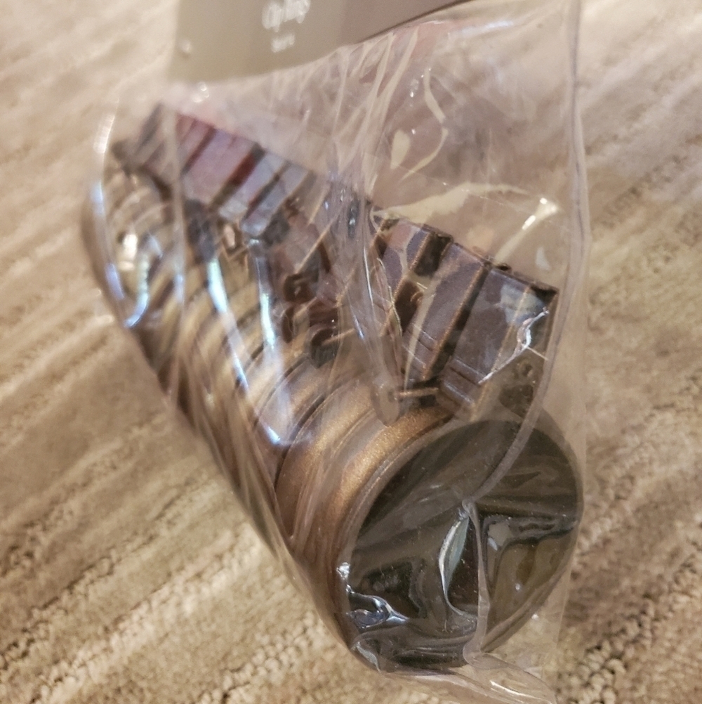 ๐ NIB ROYAL VELVET CLIP RINGS - Picture 2 of 7